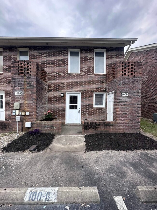 Primary Photo - 401 Garden Dr