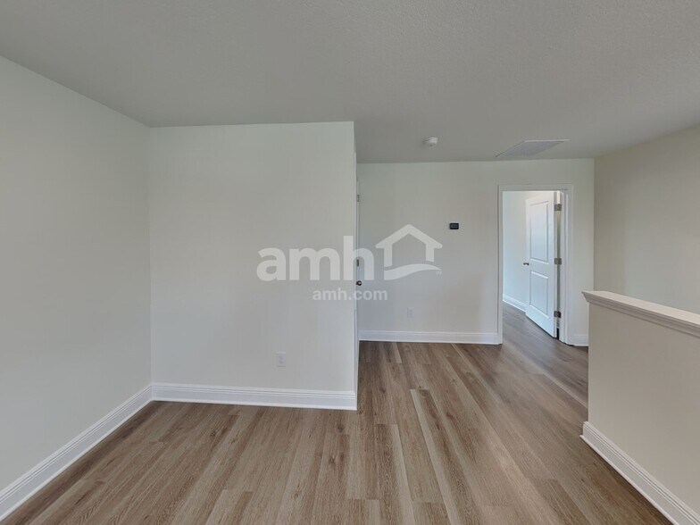 Building Photo - 5992 Pinewood Ests Dr