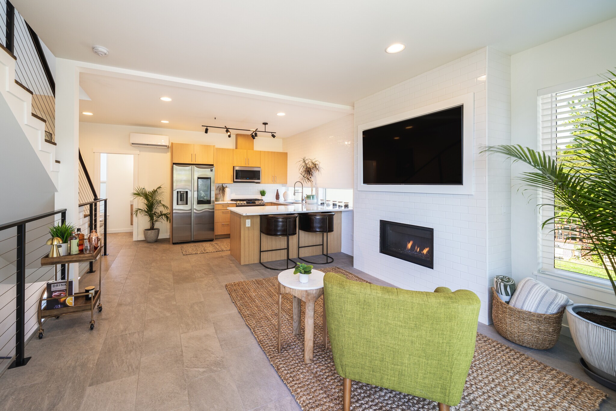 Unit B - 1 bedroom - 500 Surry Rd