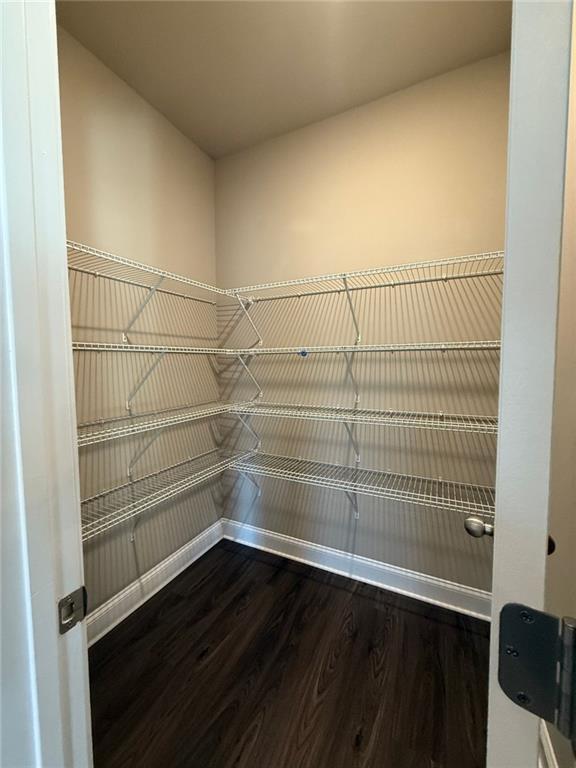 Building Photo - 827 Wellford Ave