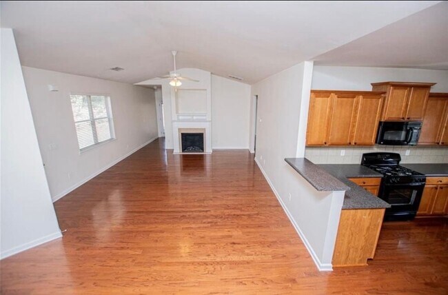 Building Photo - 240 River Meadow Dr
