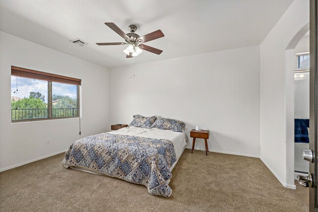 Building Photo - San Marcos