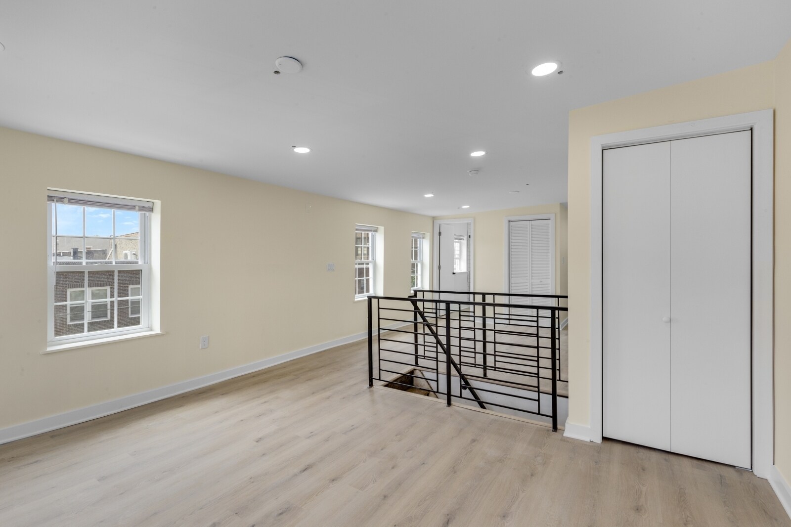 Building Photo - 2723 E Huntingdon St
