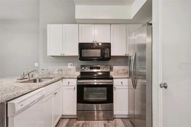 Building Photo - 7250 Westpointe Blvd