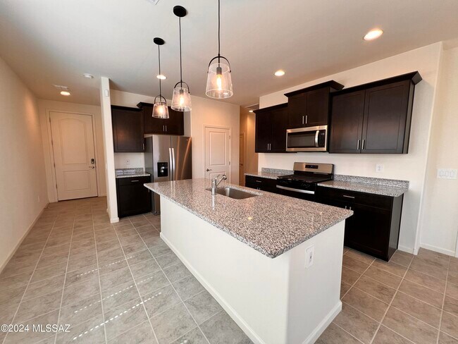 Building Photo - 12641 E Caden Dr