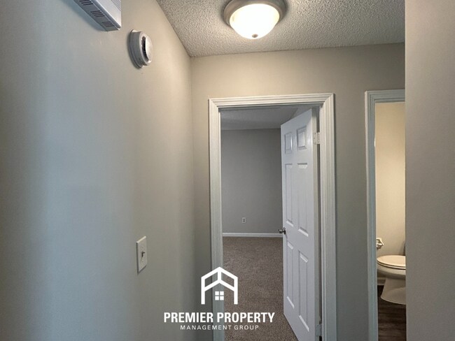 Building Photo - 7610 Bridlewreath Rd.