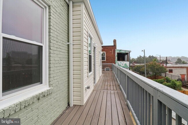 Building Photo - 303 Seaton Pl NE