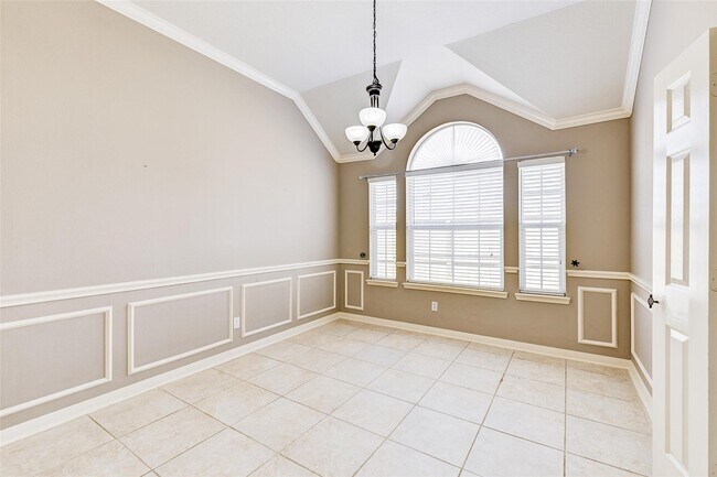 Building Photo - 25910 Oakridge Forest Ln