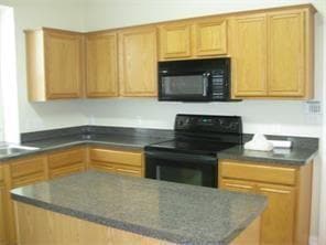 Building Photo - 10013 Lakeview Dr