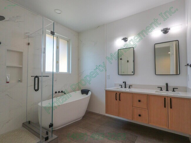 Building Photo - 5130 Le Miccine Terrace