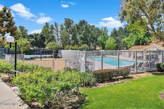 Building Photo - 451 Pavarotti Dr