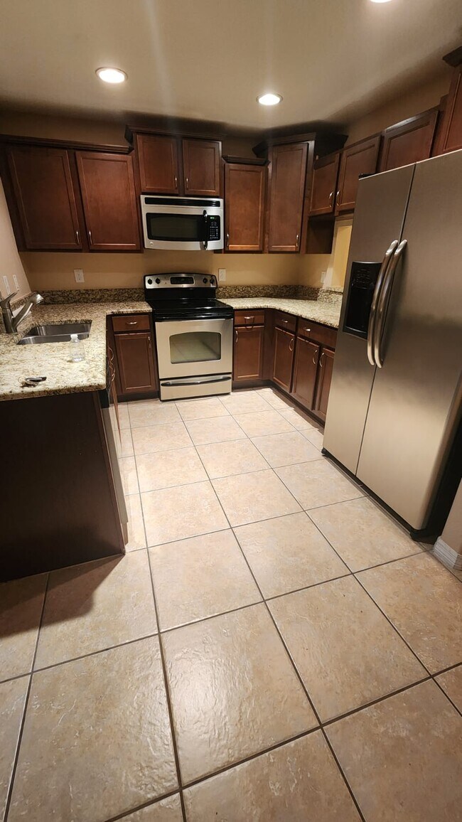 Building Photo - 372 Carina Cir