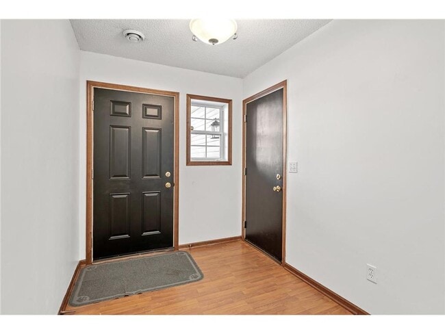 Building Photo - Awesome otesgo property for lease, 3 beds 2 baths, updates through-out!