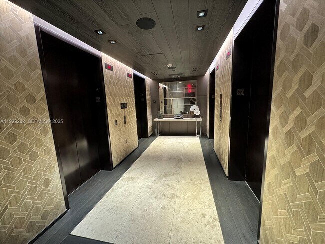 Building Photo - 1451 Brickell Ave