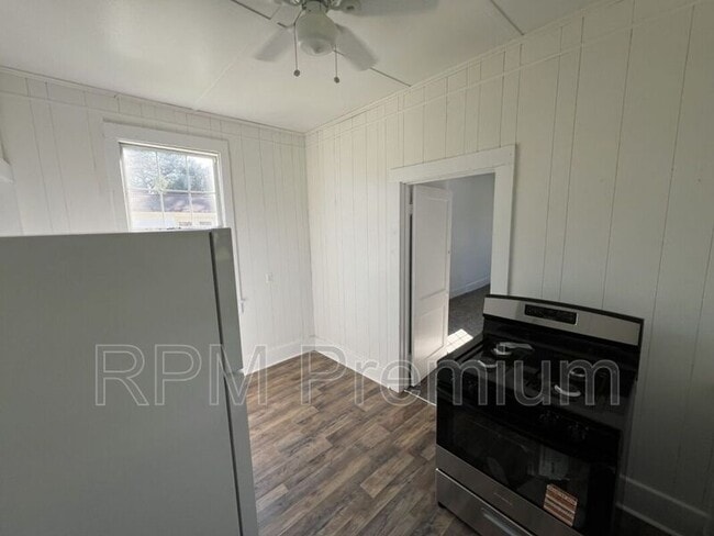 Building Photo - 13323 Sunshine Rd