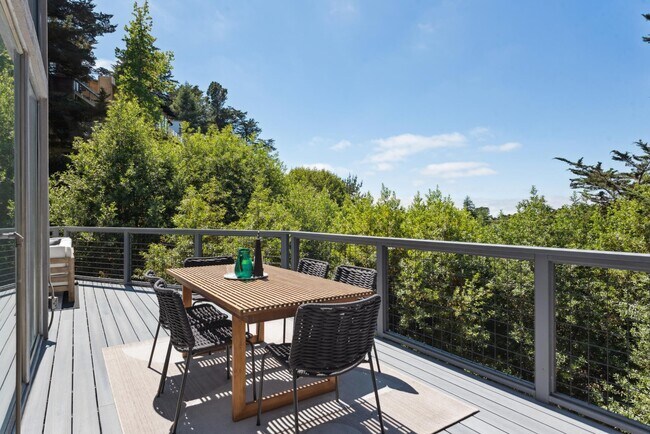 Building Photo - 2861 Chelsea Dr