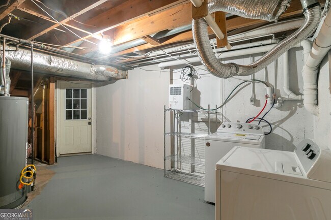 Building Photo - 85 Wilhelmina Dr