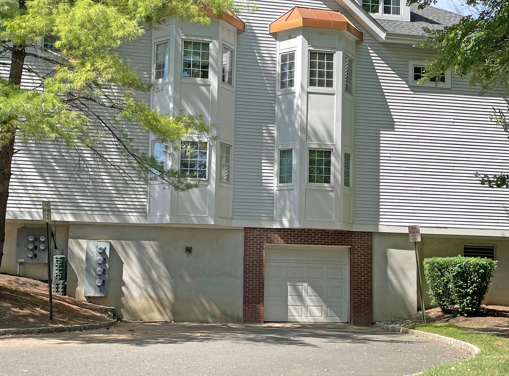 Building Photo - 12D Leva Dr