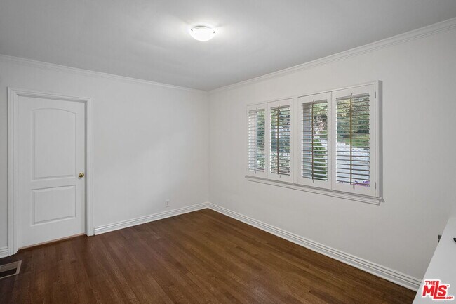 Building Photo - 2319 Outpost Dr