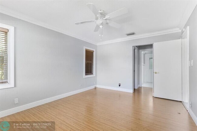 Building Photo - 10291 Eastport Ct