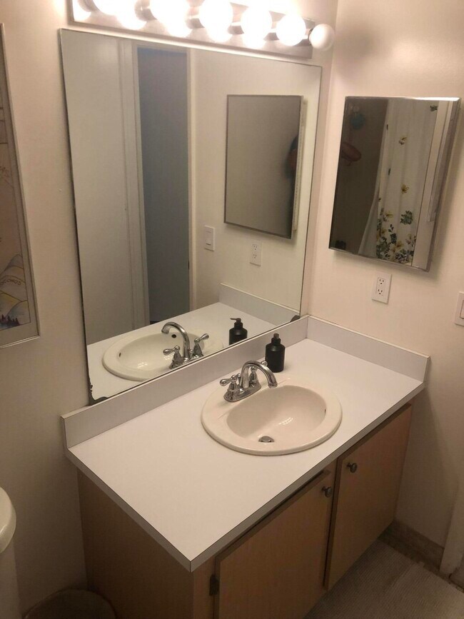 Building Photo - 750 Egret Cir