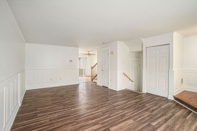Building Photo - Beautiful 3 Bedroom Home