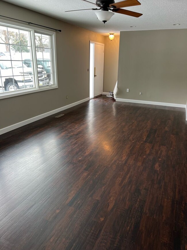 Building Photo - Rent $1850; 4 Bed ranch style home