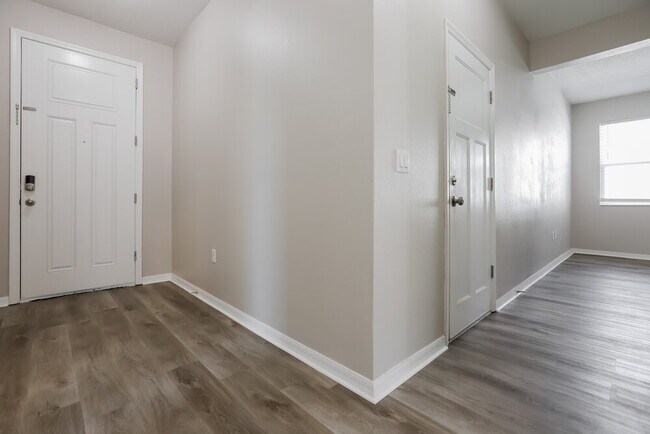 Building Photo - 7403 Turtle View Dr