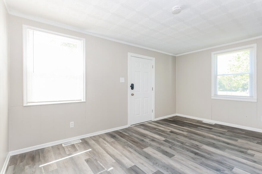 Building Photo - 4723 Genesee Ave