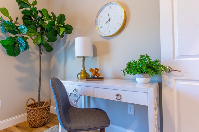 Building Photo - 62 Scout Br