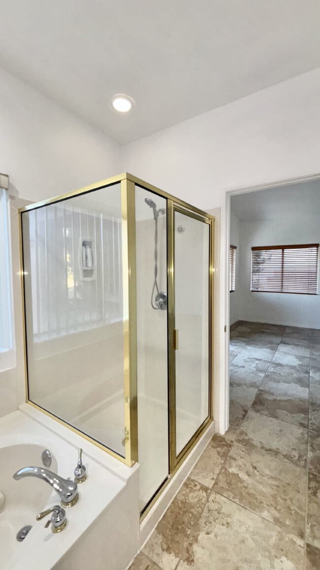 Building Photo - 3 Bedrooms and 3 Bathrooms Save $500 Move-in by April 1st!!