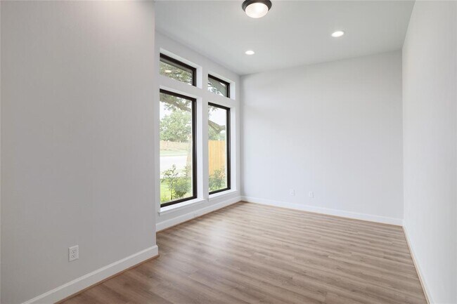 Building Photo - 1408 Logan Del Wy