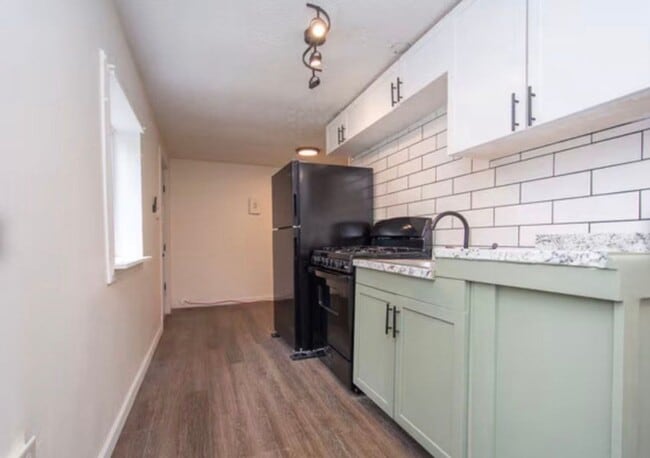 Building Photo - 1142 E Kentucky St