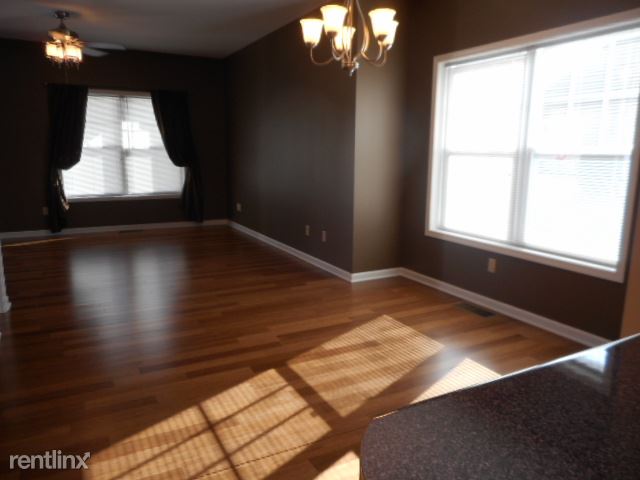 Building Photo - 215 Max Hampton St