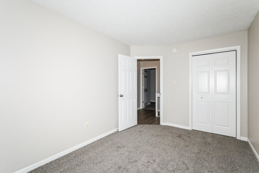 Building Photo - 12065 Rossi Dr