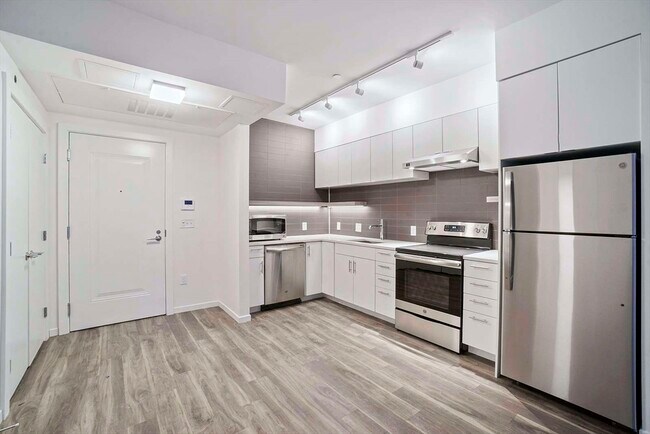 Building Photo - 839 Beacon St