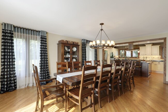 Building Photo - 11400 Burr Oak Ln