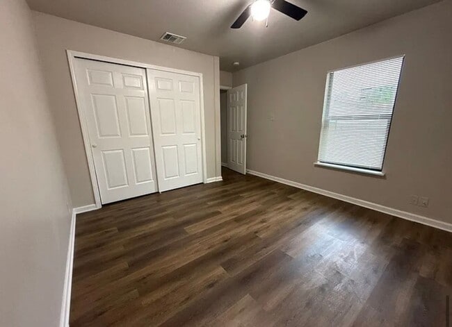 Building Photo - 8425 Dixon Ridge Dr