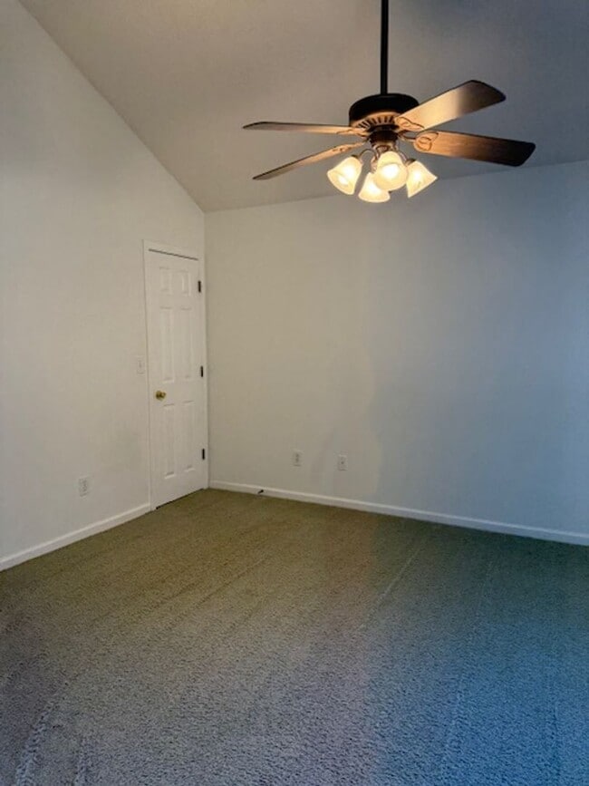 Building Photo - Pawleys Place