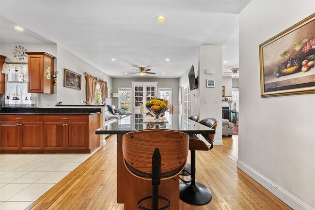 Building Photo - 111 Sisters Cir