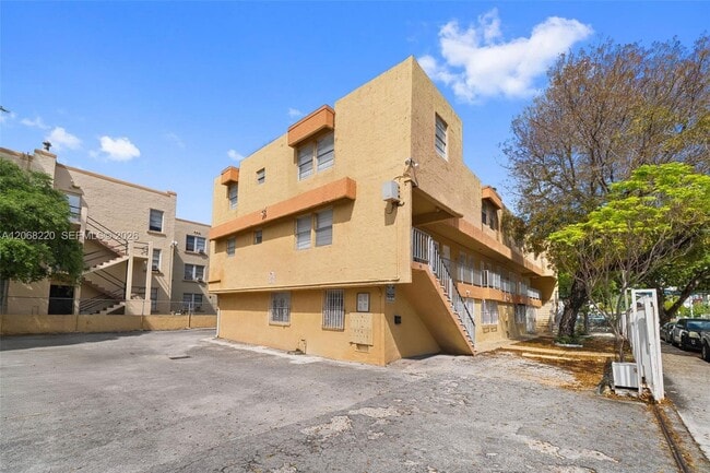 Building Photo - 515 SW 3rd St