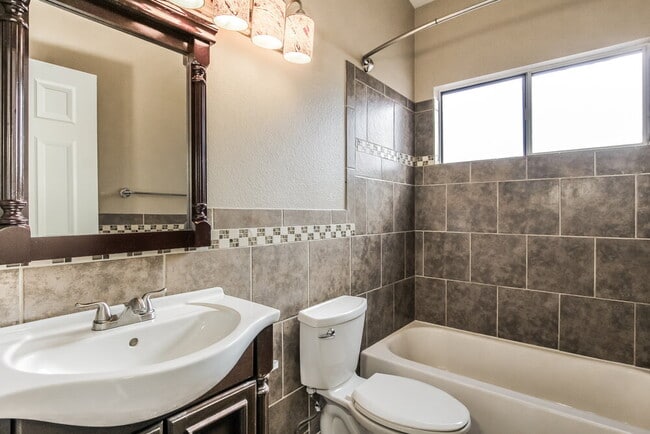 Building Photo - 19415 N 77th Ave