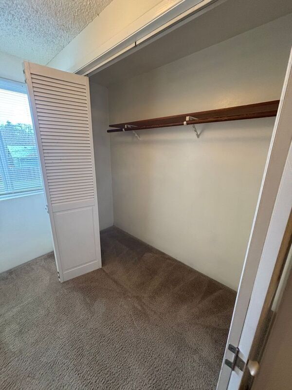 Building Photo - 462 W 11th Alley