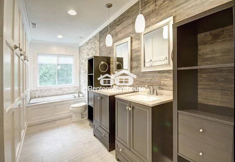 Building Photo - 3460 Liberty Ln