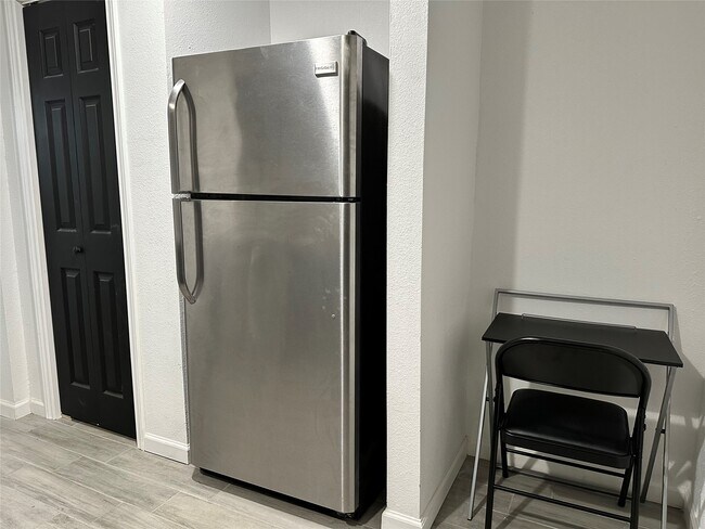 Building Photo - 4802 Elser St