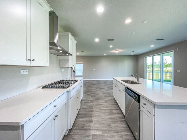 Building Photo - Silverleaf 4/3 w water view!!