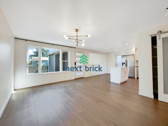 Building Photo - 3 Bed 1 Bath Charming Seattle Home is Ready for Rent!