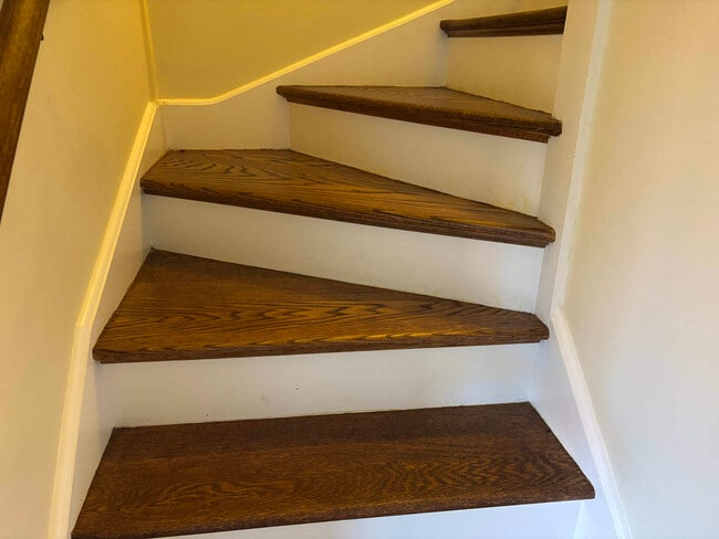 Building Photo - 558 Green Bay Rd