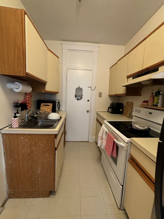 Building Photo - 7 Sutherland Rd