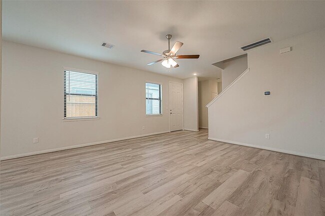 Building Photo - 27966 Western Crk Ct